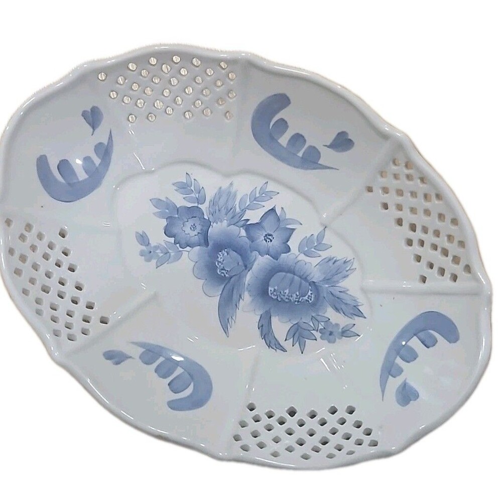 Home Interiors White Oval Cutout Blue Floral 4 Footed Dish 2002 Food Safe